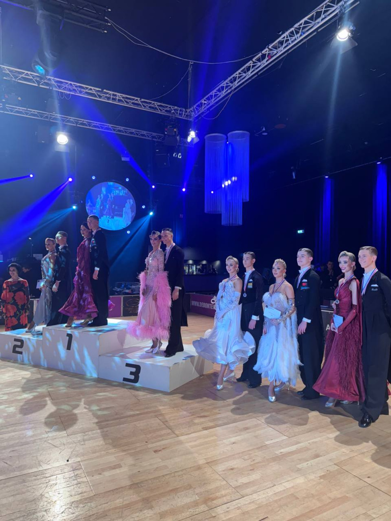 5220100683627957546 (1).jpg